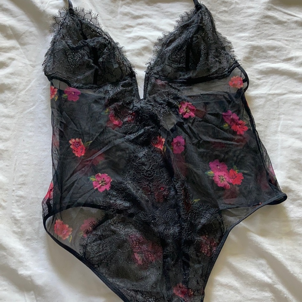 NEW Victoria’s Secret lingerie floral